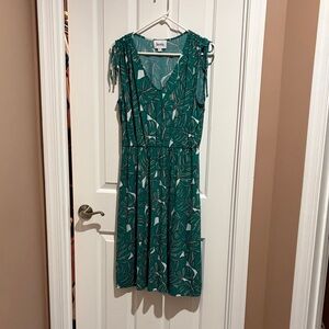 Leota Teal Green Leaf-Print V-Neck Midi Dress